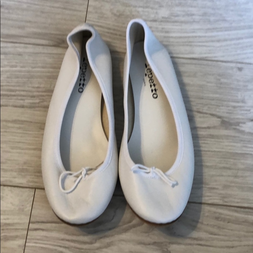 Repetto flats.